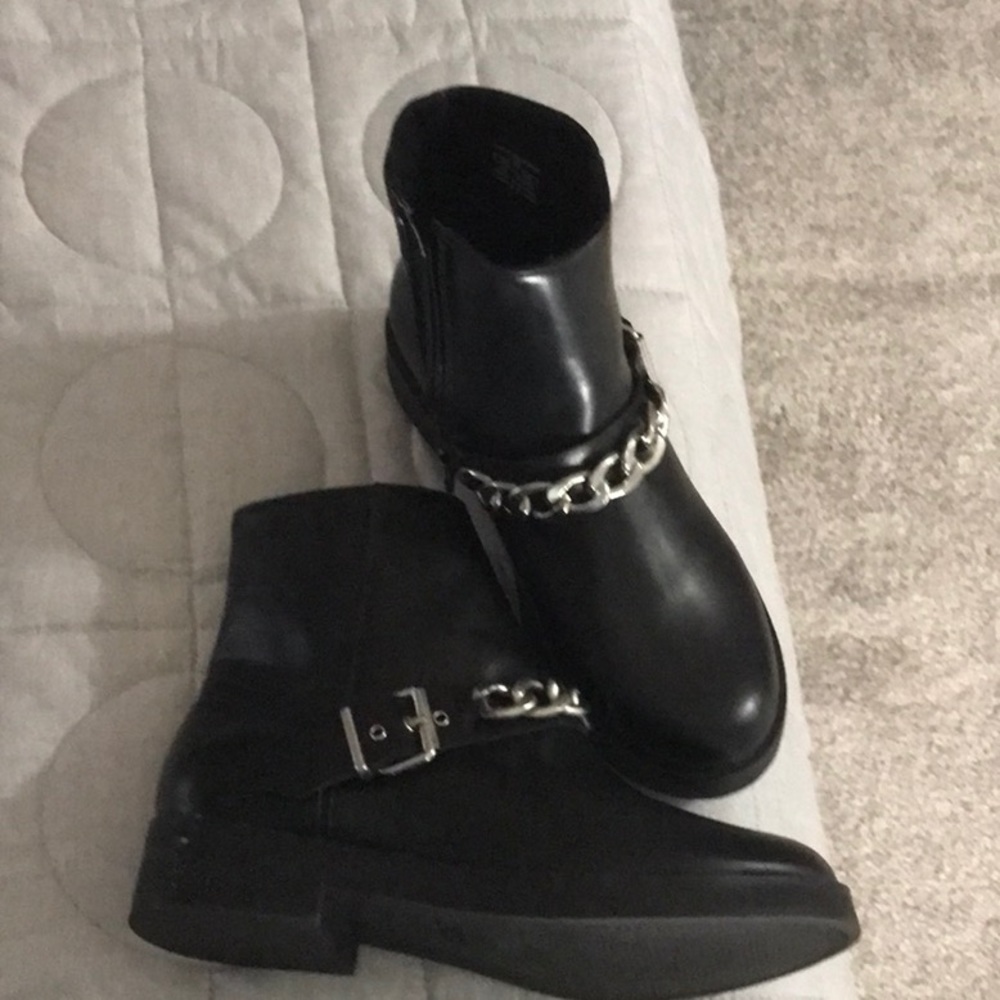 Girl boots